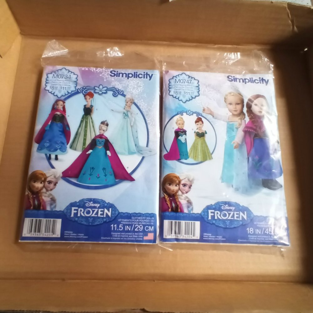 (2) Simplicity  Disney Frozen Fashion Doll Clothes Patterns-NIP M0747, MO734